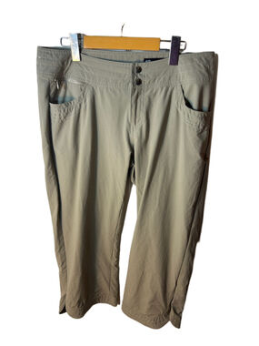 Kuhl Women’s Casual Lightweight Khaki activewear cargo Pants size 12